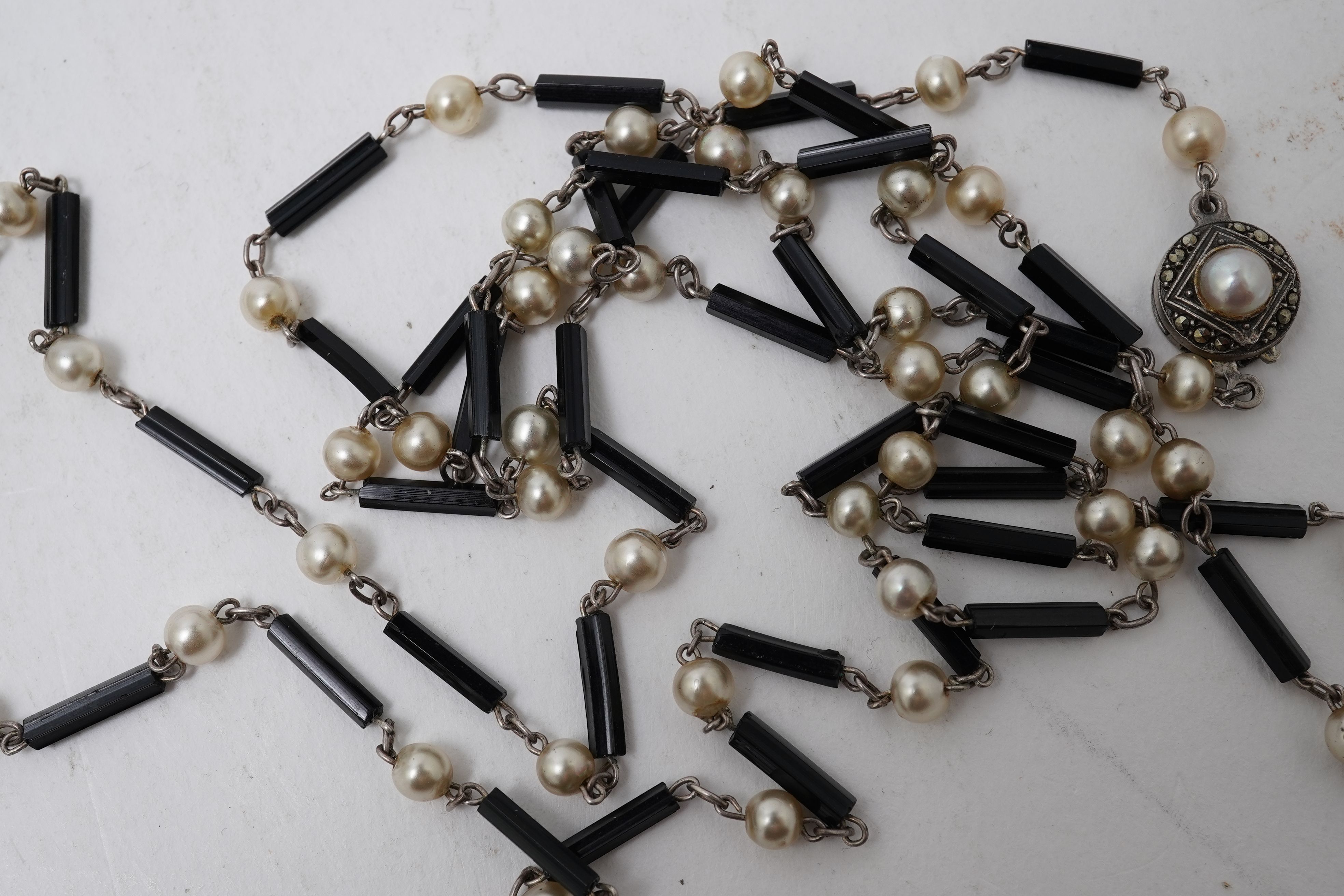 A group of simulant jet jewels, 19th century/early 20th century